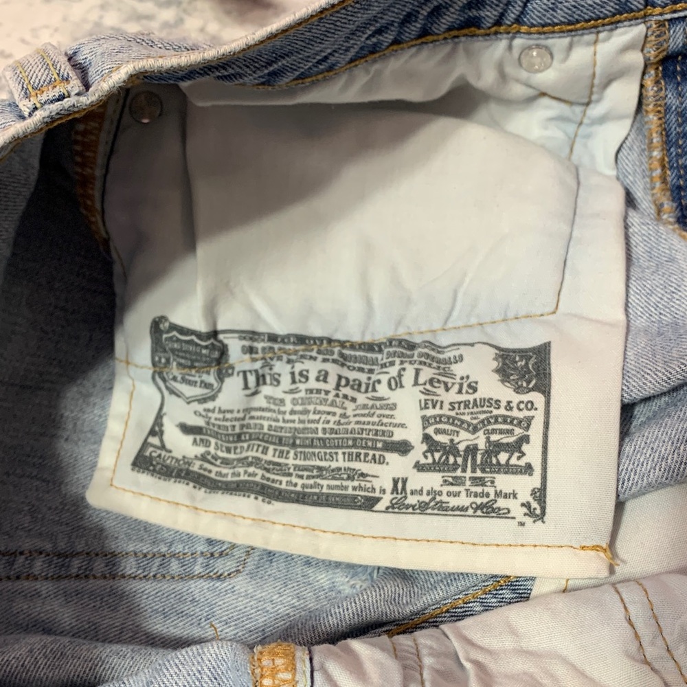 Levi's 501 Light Blue Jean Shorts - Picture 6 of 7